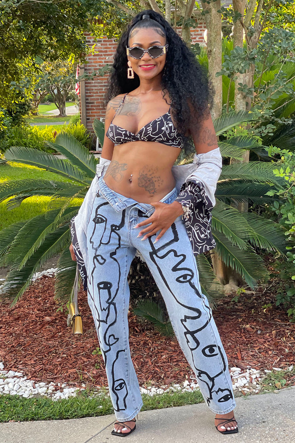 Many faces (Jeans)